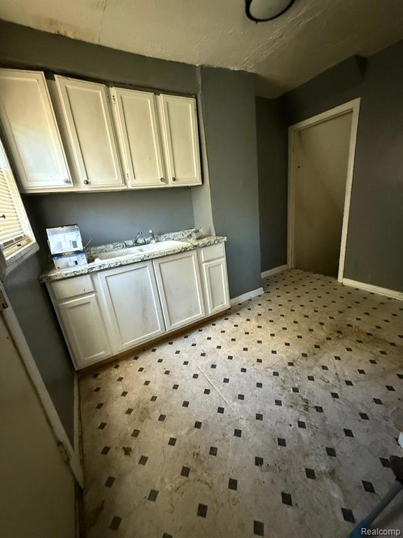 8916 Prevost St, Detroit, MI 48228 - photo 5