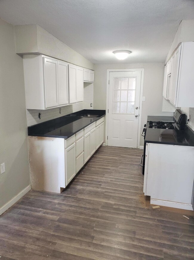 7807 Broadway Dr, El Paso, TX 79915 - photo 4