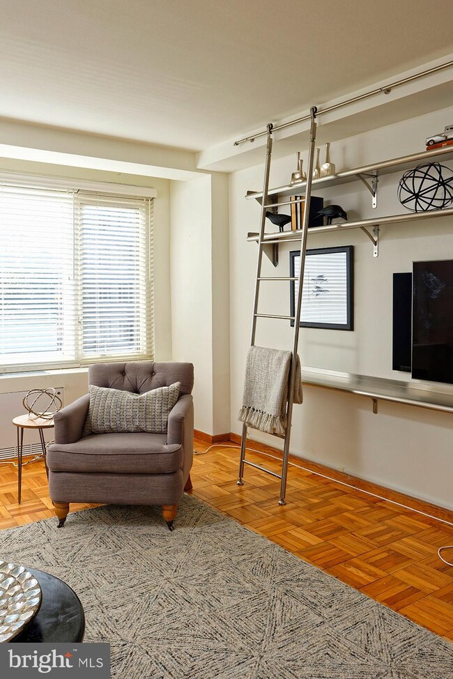 The Potomac Plaza Co-op unit 515, Washington, DC 20037 - photo 4