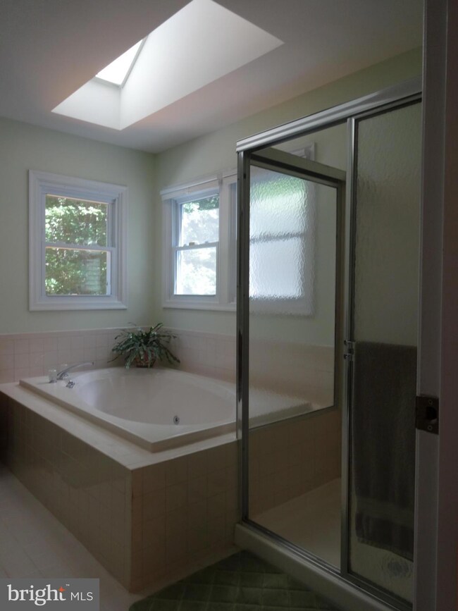 2103 Arrowhead Farms Ct, Gambrills, MD 21054 - photo 2