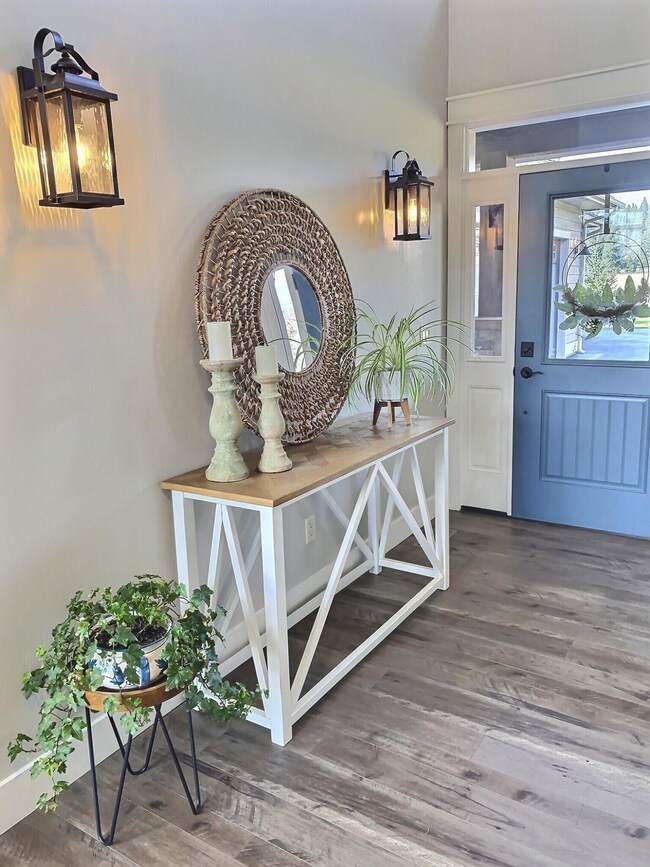 vinette - entry with mirror