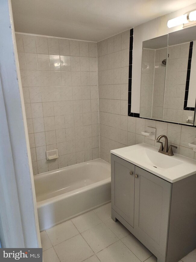 100 N 3rd St unit 4A, Philadelphia, PA 19106 - photo 5