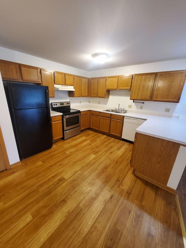 630Westfield#3-Kitchen1
