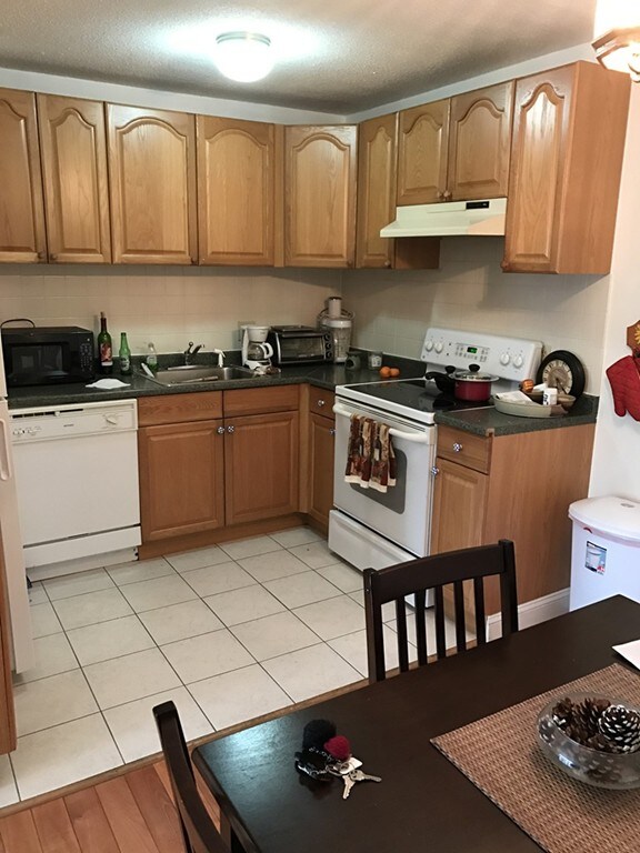 73 Nicholas Rd unit E, Framingham, MA 01701 - photo 4