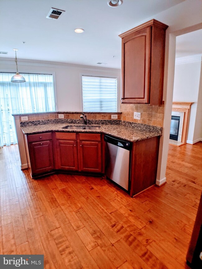 13664 Venturi Ln unit 218, Herndon, VA 20171 - photo 6