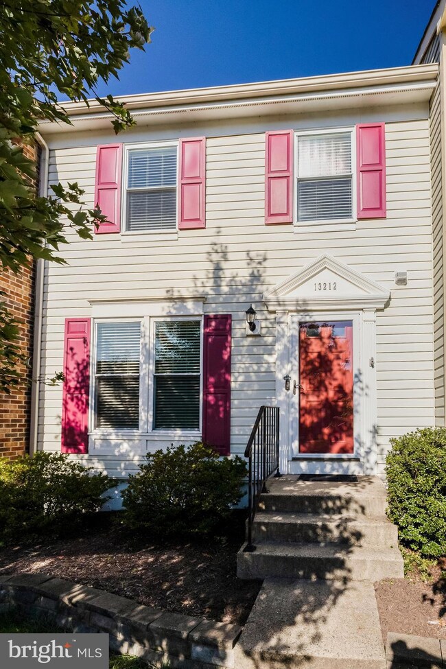 13212 Custom House Ct, Fairfax, VA 22033 - photo 2