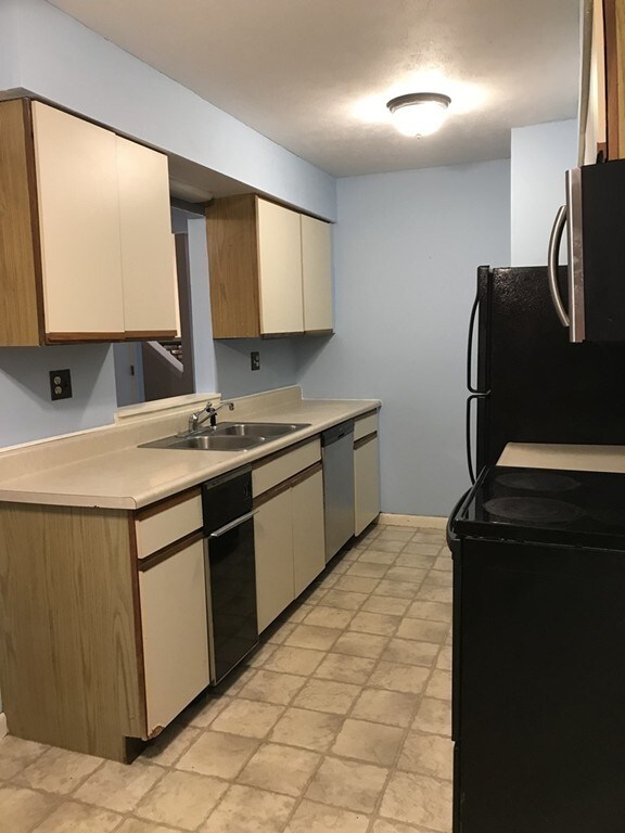 49 Meadowbrook Ln, Palmer, MA 01069 - photo 4