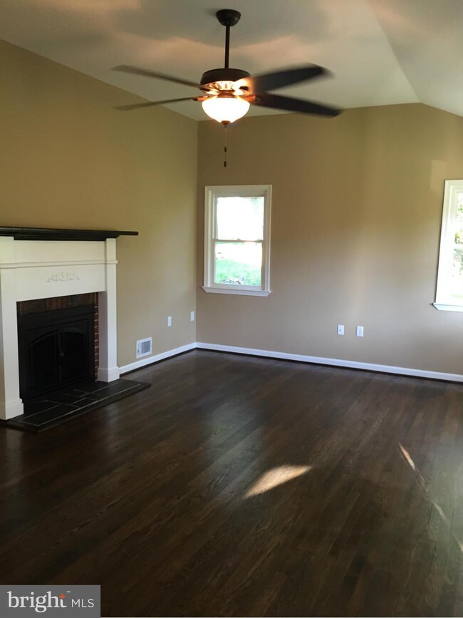 1424 Shefford Rd, Baltimore, MD 21239 - photo 6