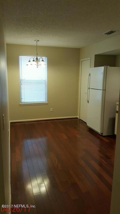 7858 Aquarius Cir S, Jacksonville, FL 32216 - photo 5