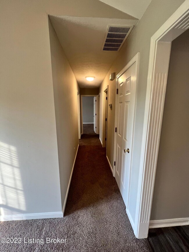 288 Boaz Ln, Mount Washington, KY 40047 - photo 4