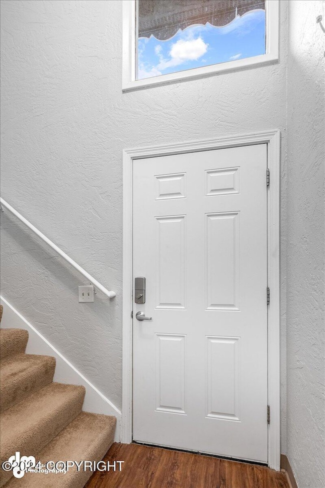 05-Stairs-Main Entry_SLS_-3691