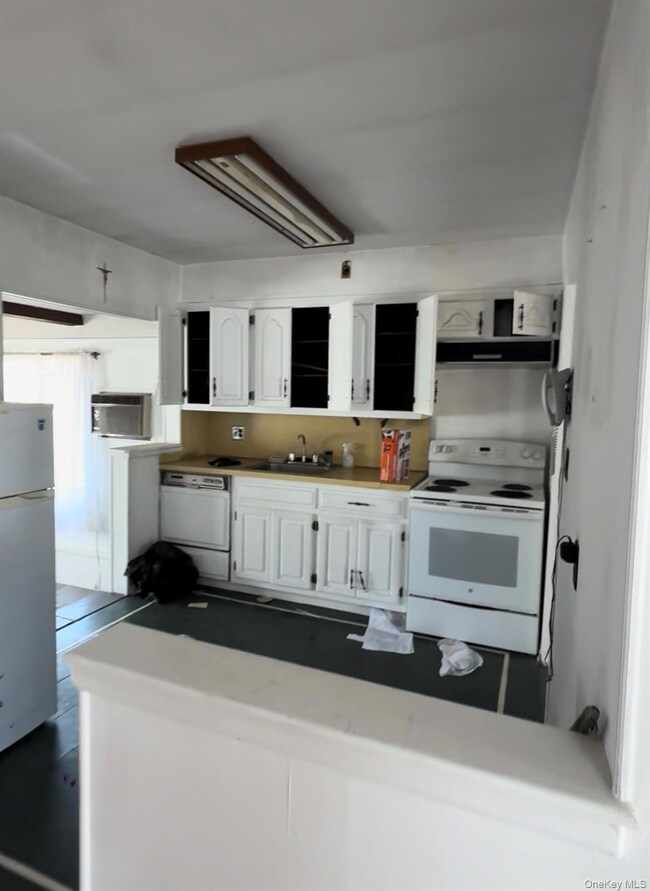 23 Park Cir, Mineola, NY 11501 - photo 4