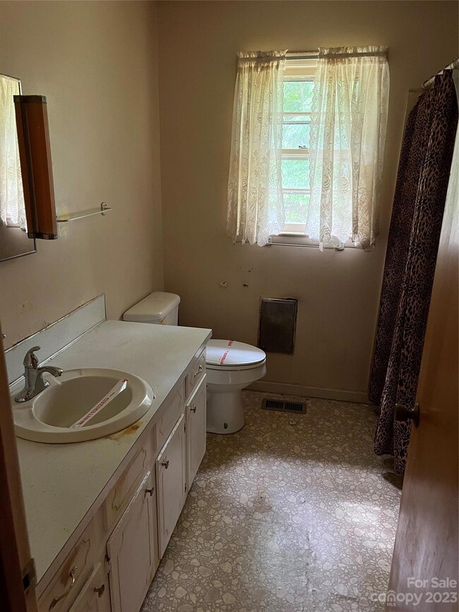 2053 Green Oak Dr, Shelby, NC 28152 - photo 5