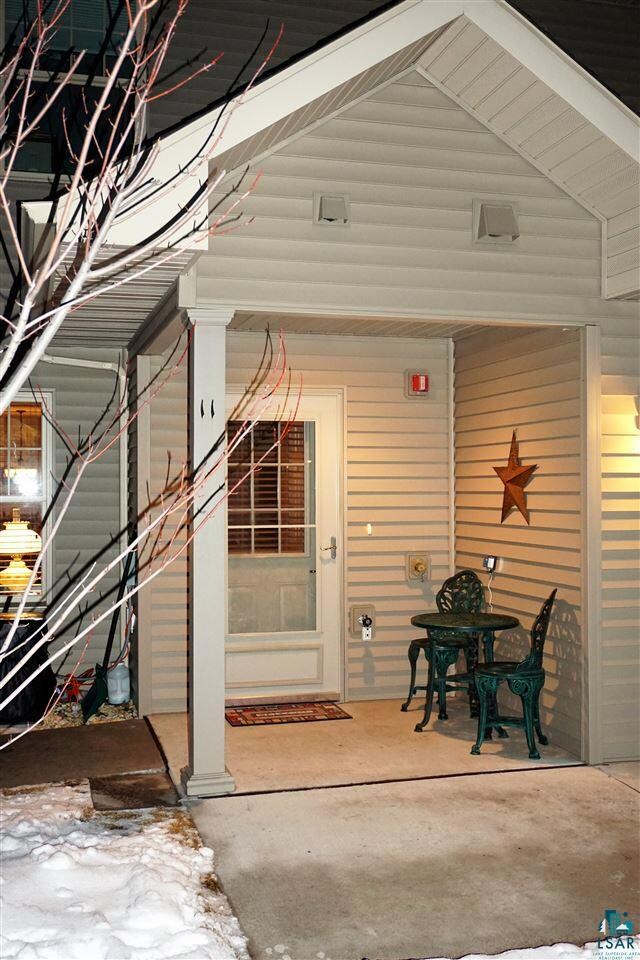 Move in and let someone else take care of your Sno