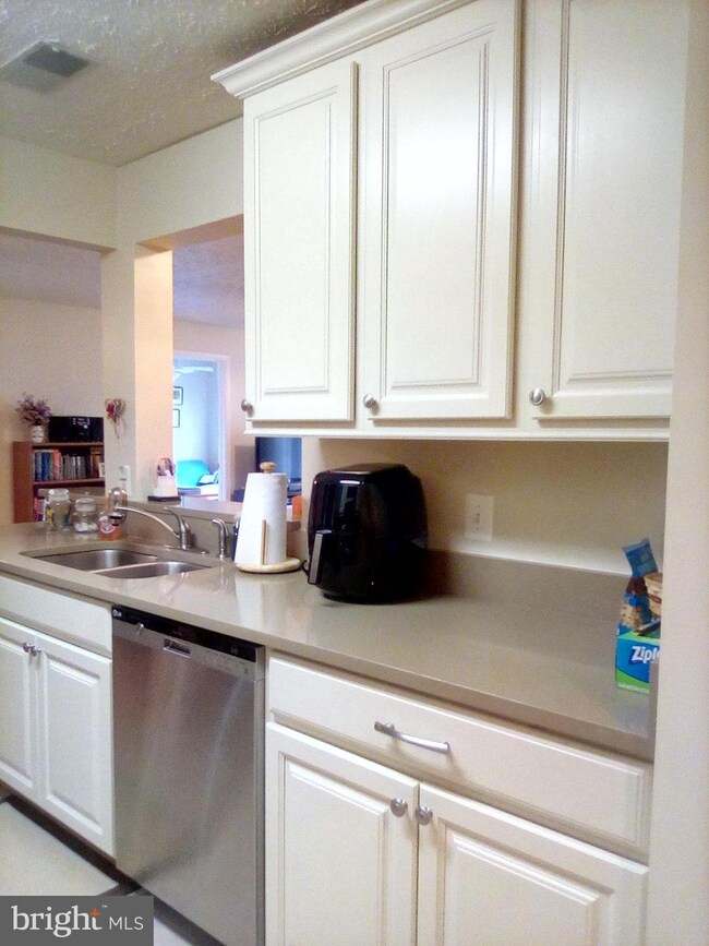 657 Burtons Cove Way unit 8, Annapolis, MD 21401 - photo 6