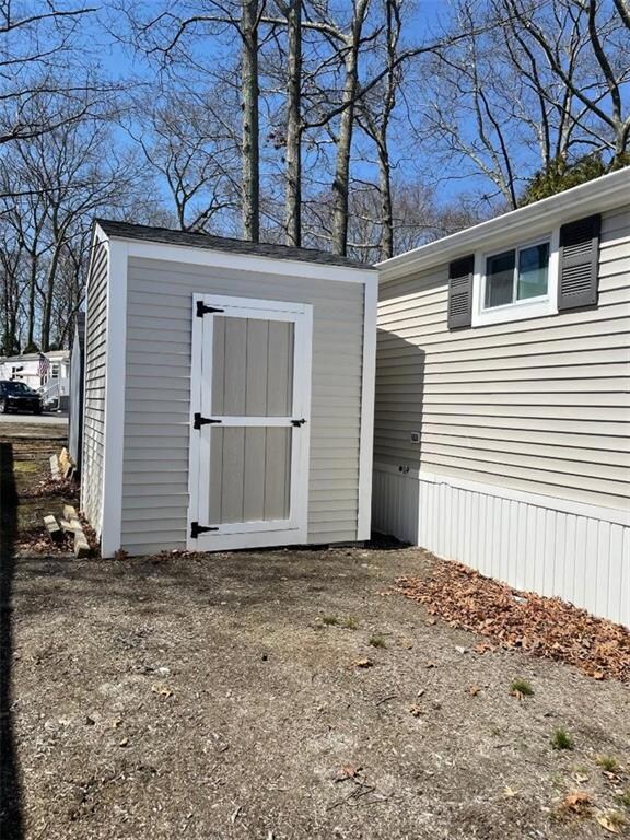 642 Forest Park, Middletown, RI 02842 - photo 5