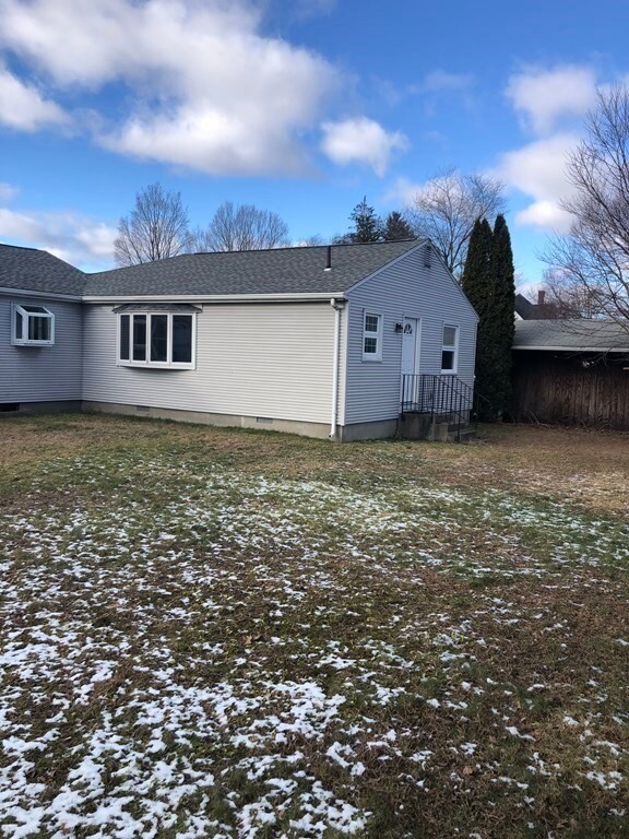 23 Francis St, Chicopee, MA 01013 - photo 4