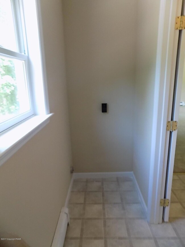 104 Quarry Ln, Tafton, PA 18464 - photo 5