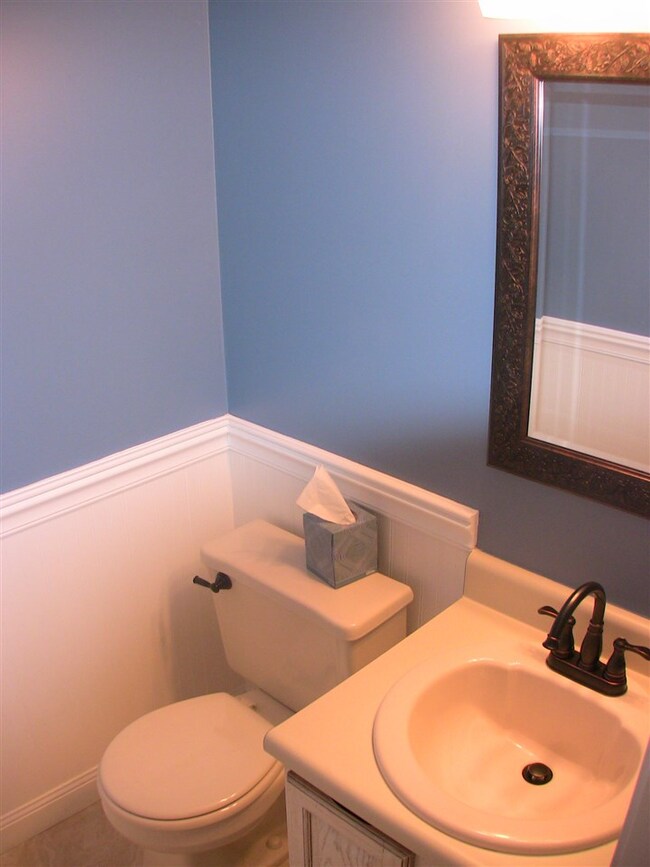 29 Beech Hill Ave, Manchester, NH 03103 - photo 5