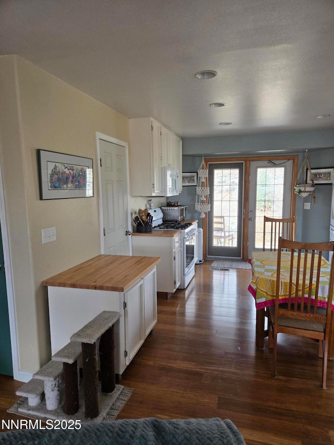 4190 Mountain View Dr, Topaz Ranch Estates, NV 89444 - photo 3