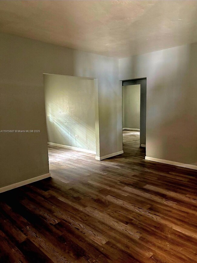 970 SW 7th St unit 2, Miami, FL 33130 - photo 5