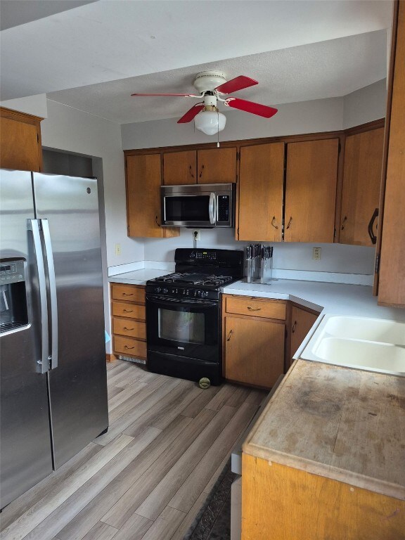 101 26th Avenue Dr SW, Cedar Rapids, IA 52404 - photo 3