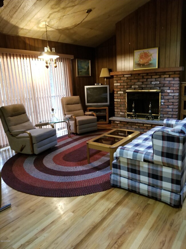 123 Boulder Dr, Hawley, PA 18428 - photo 3