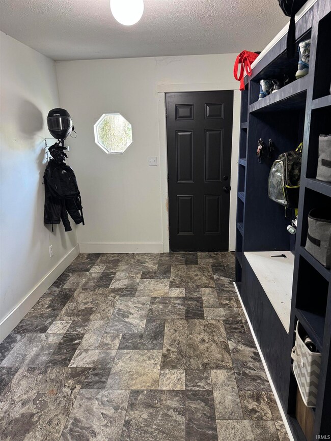 562 W Railroad St, Wabash, IN 46992 - photo 5