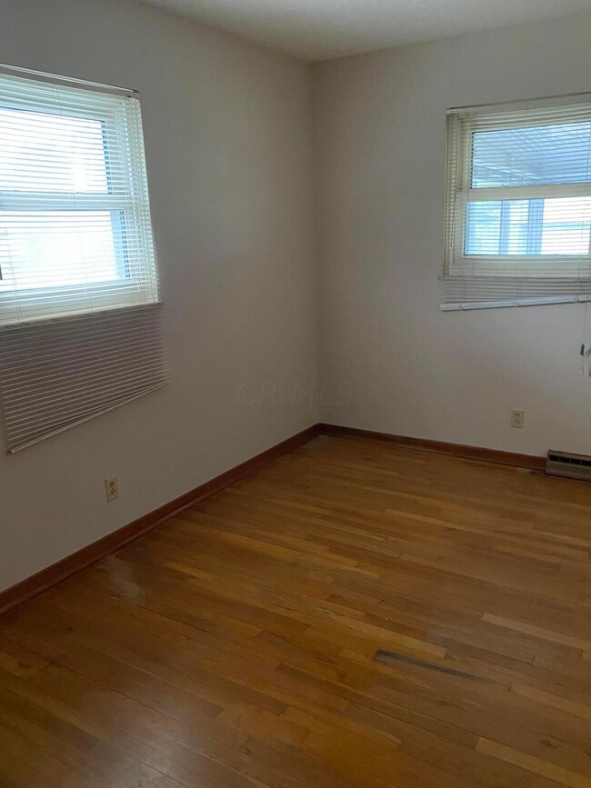 622 Beechwood Rd, Columbus, OH 43213 - photo 4