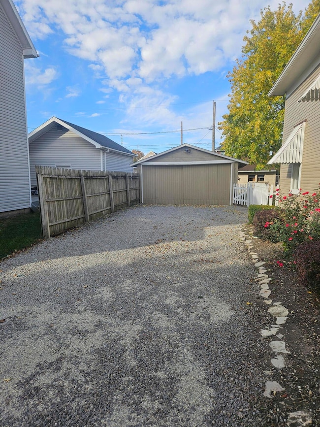 619 N Sugar St, Celina, OH 45822 - photo 2