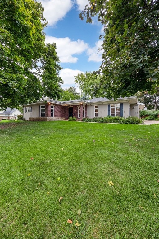 1108 E 3rd St, Anamosa, IA 52205 - photo 3