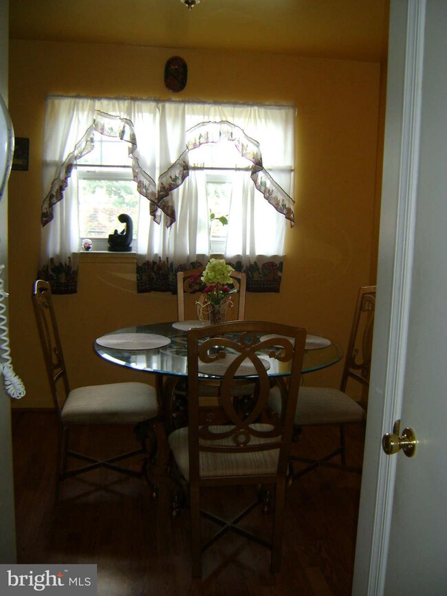 722 W Cherry Blossom Way, Baltimore, MD 21201 - photo 6