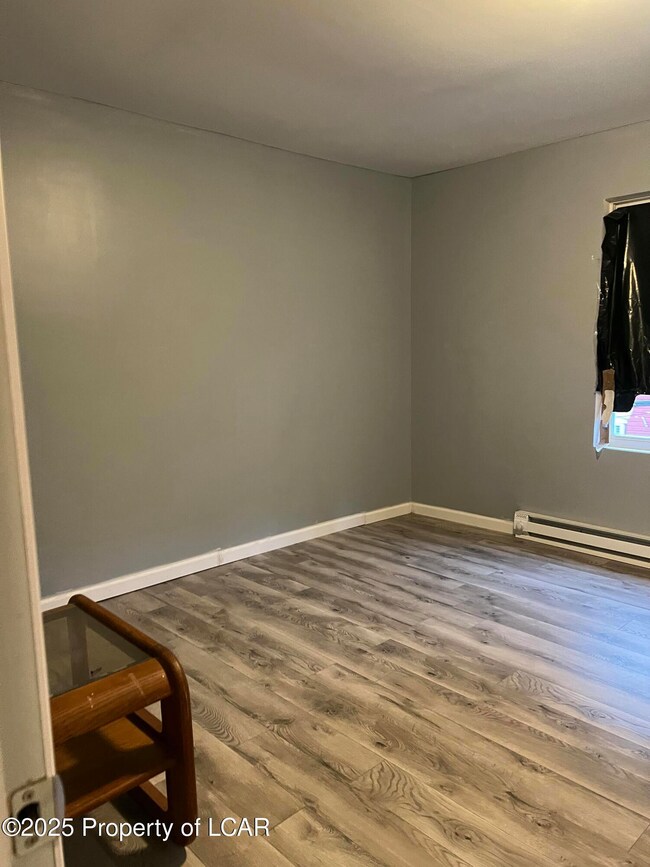 10 S Lehigh St, Shenandoah, PA 17976 - photo 7