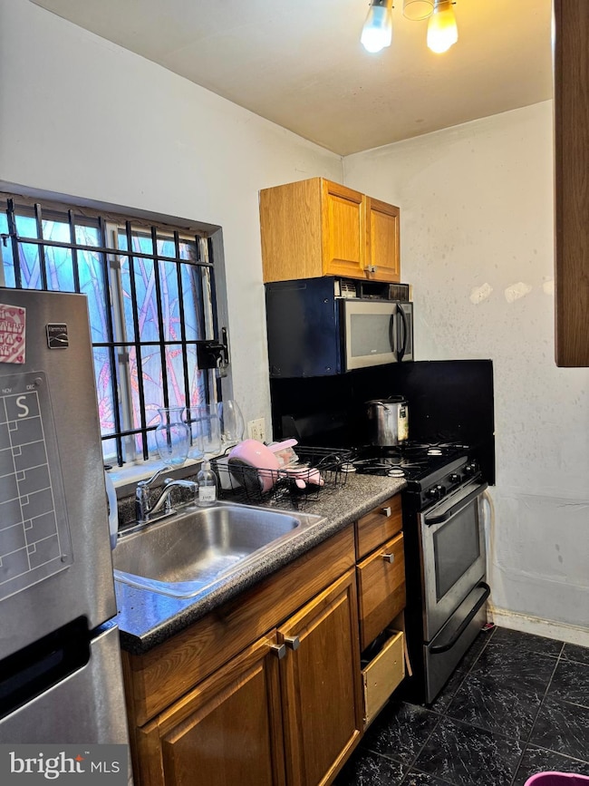 1911 Brunner St, Philadelphia, PA 19140 - photo 5