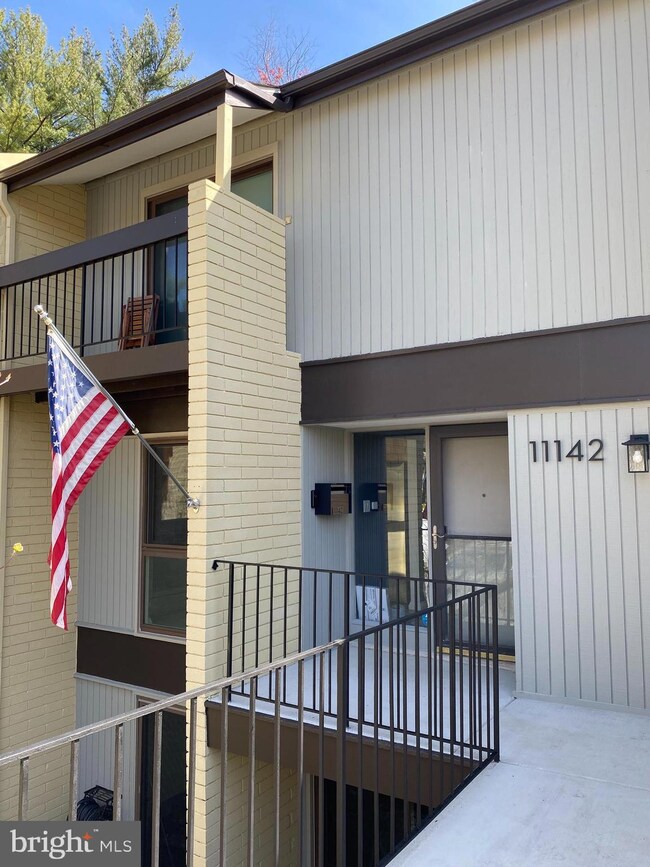 11142 Saffold Way, Reston, VA 20190 - photo 5