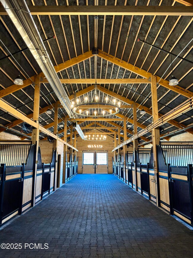 12056 N Pegasus Cir unit 261, Mayflower Mountain, UT 84032 - photo 6