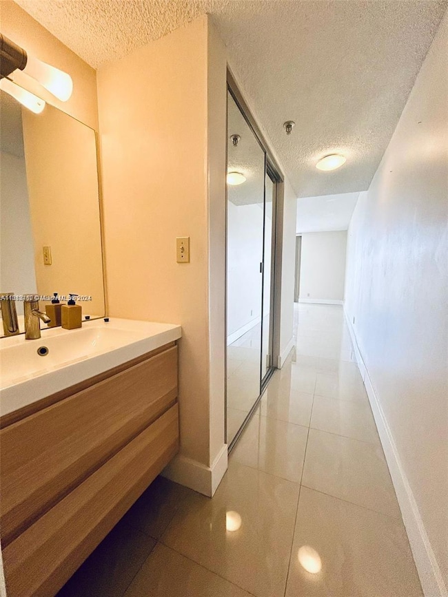 unlisted-address, Miami Beach, FL 33140 - photo 6