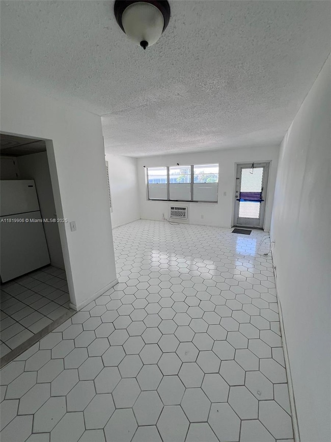 89 Berkshire D, West Palm Beach, FL 33417 - photo 2