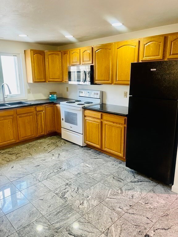 1 Hatfield St unit 5, Worcester, MA 01604 - photo 4