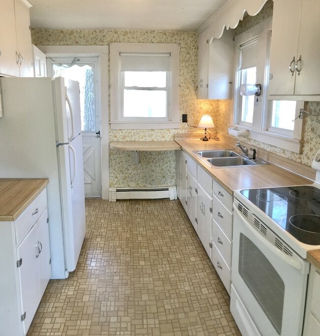 27 Andrews St, Wareham, MA 02532 - photo 6