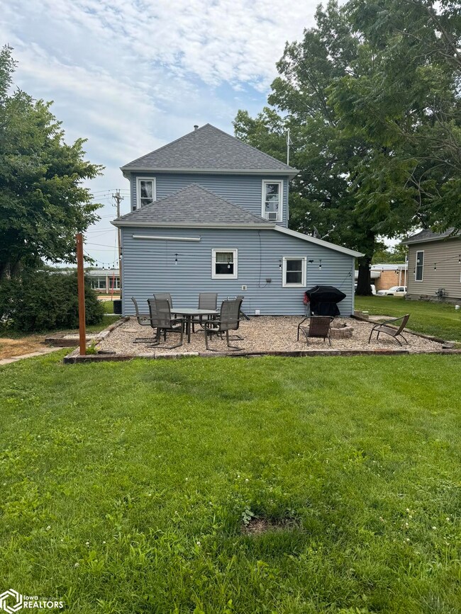 216 S Kossuth St, Osceola, IA 50213 - photo 2