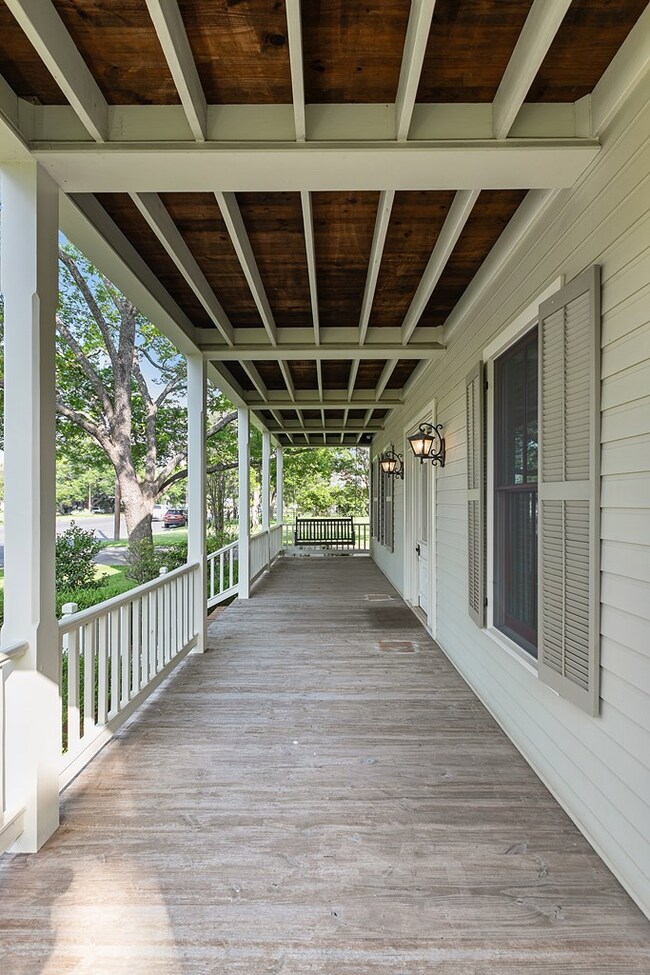 605 W Austin St, Fredericksburg, TX 78624 - photo 3