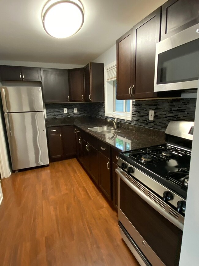 1525 Circle Ct, Waukegan, IL 60085 - photo 7