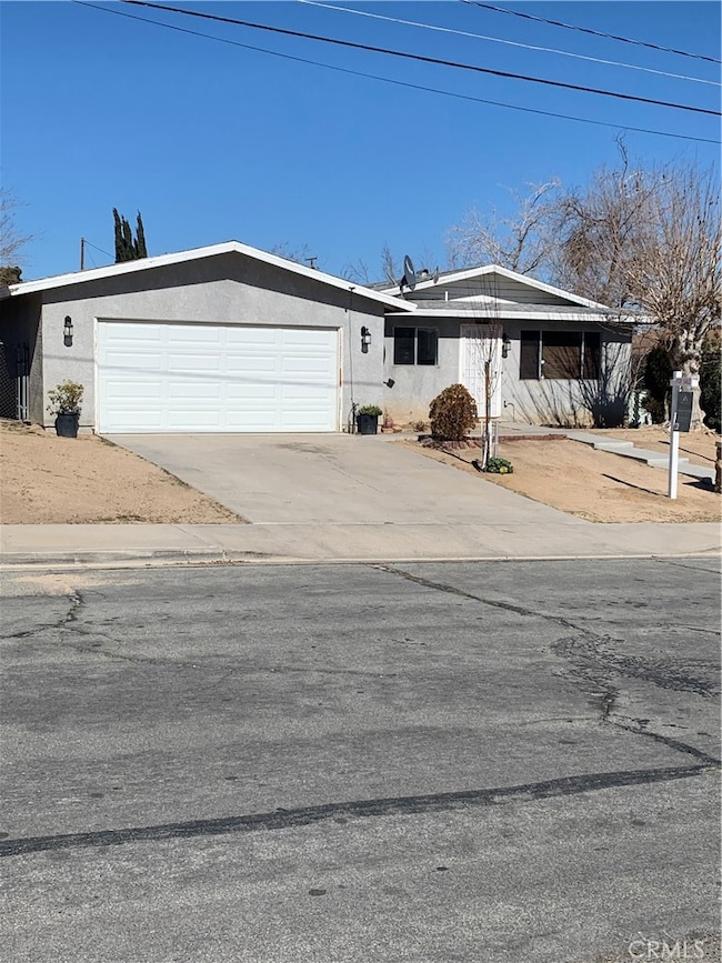 16244 Molino Dr, Victorville, CA 92395 - photo 2