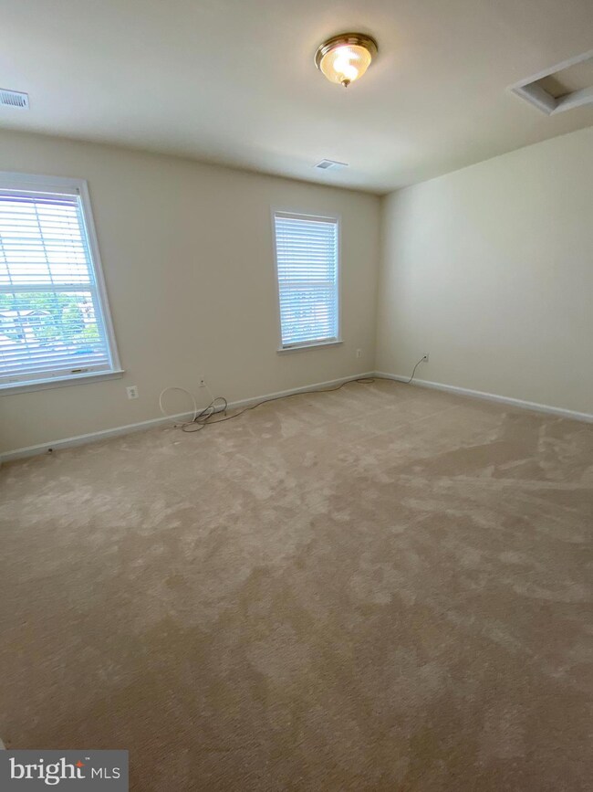 3079 Chinkapin Oak Ln unit 351, Woodbridge, VA 22191 - photo 6