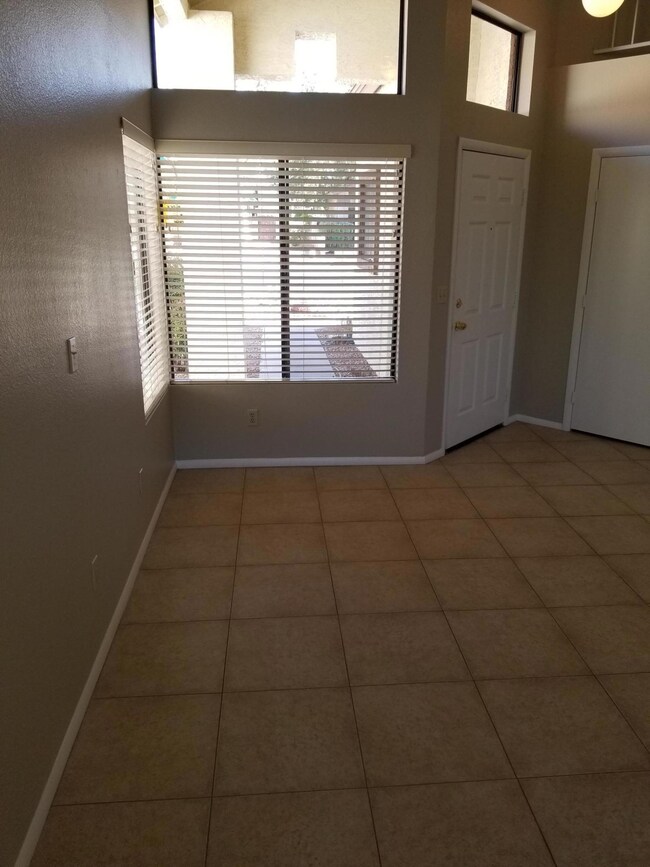 762 E Rosemonte Dr, Phoenix, AZ 85024 - photo 5