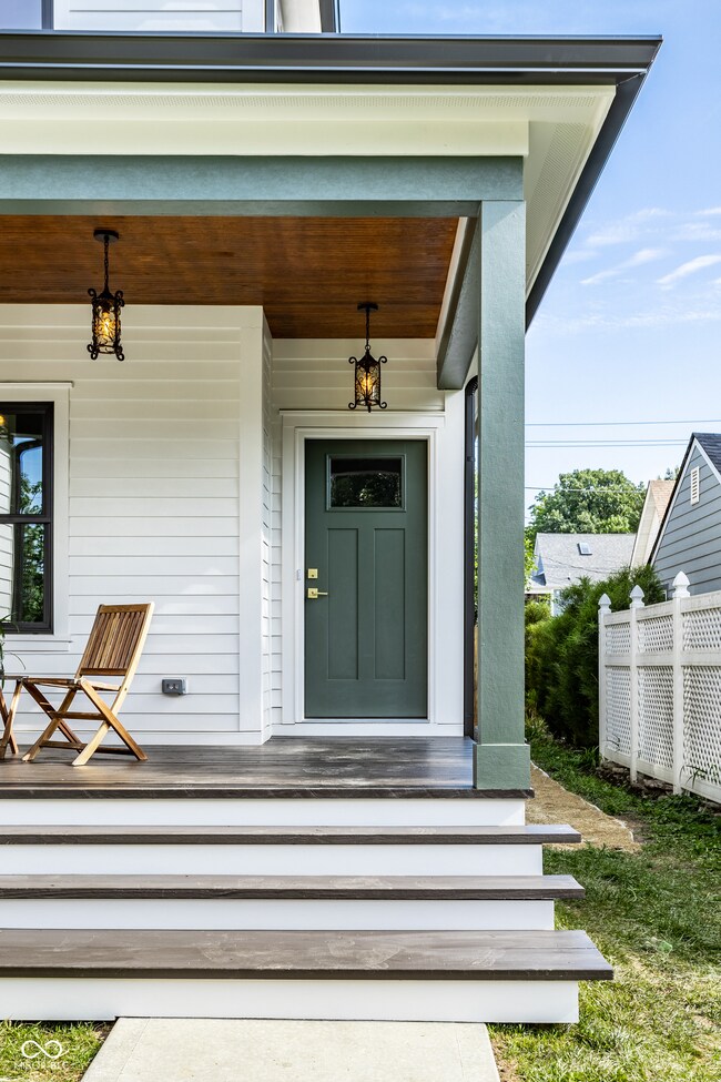 1316 E 9th St, Indianapolis, IN 46202 - photo 2