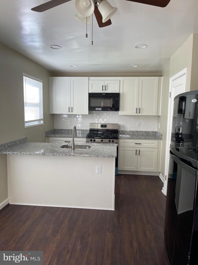 811 Sheridan St, Hyattsville, MD 20783 - photo 2