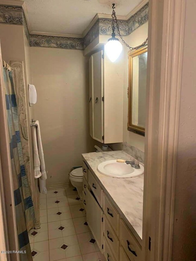 1011 Stephen st 5