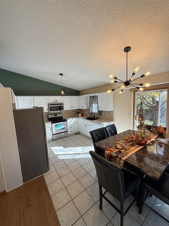 207 Sutton Dr, Newton, KS 67114 - photo 5